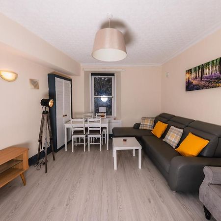אדינבורו Warm&Welcoming City Centre Apartment By Meadows 3 מראה חיצוני תמונה